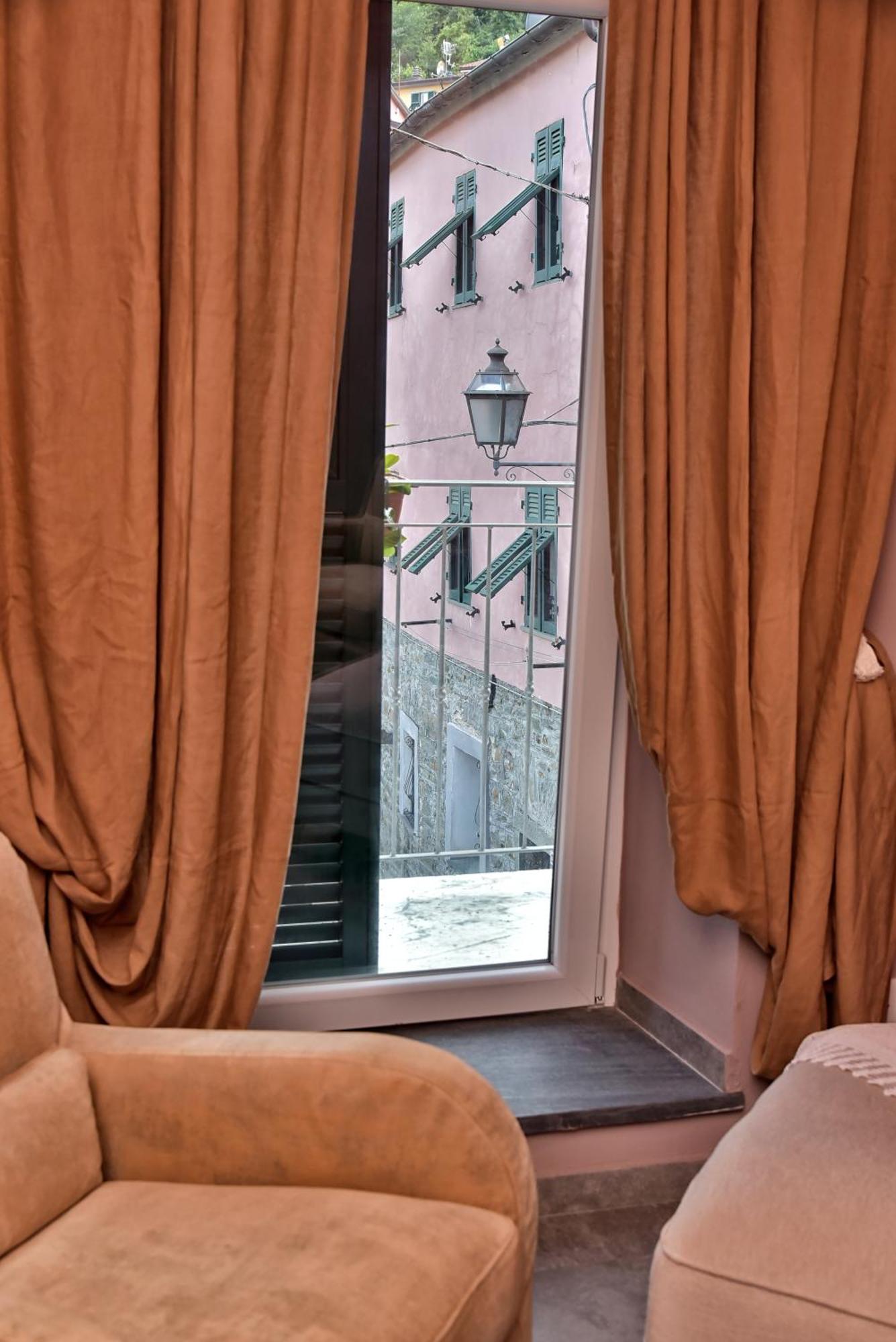 Casa Vacanze Tra I Monti E San Martino Biassa Exterior photo