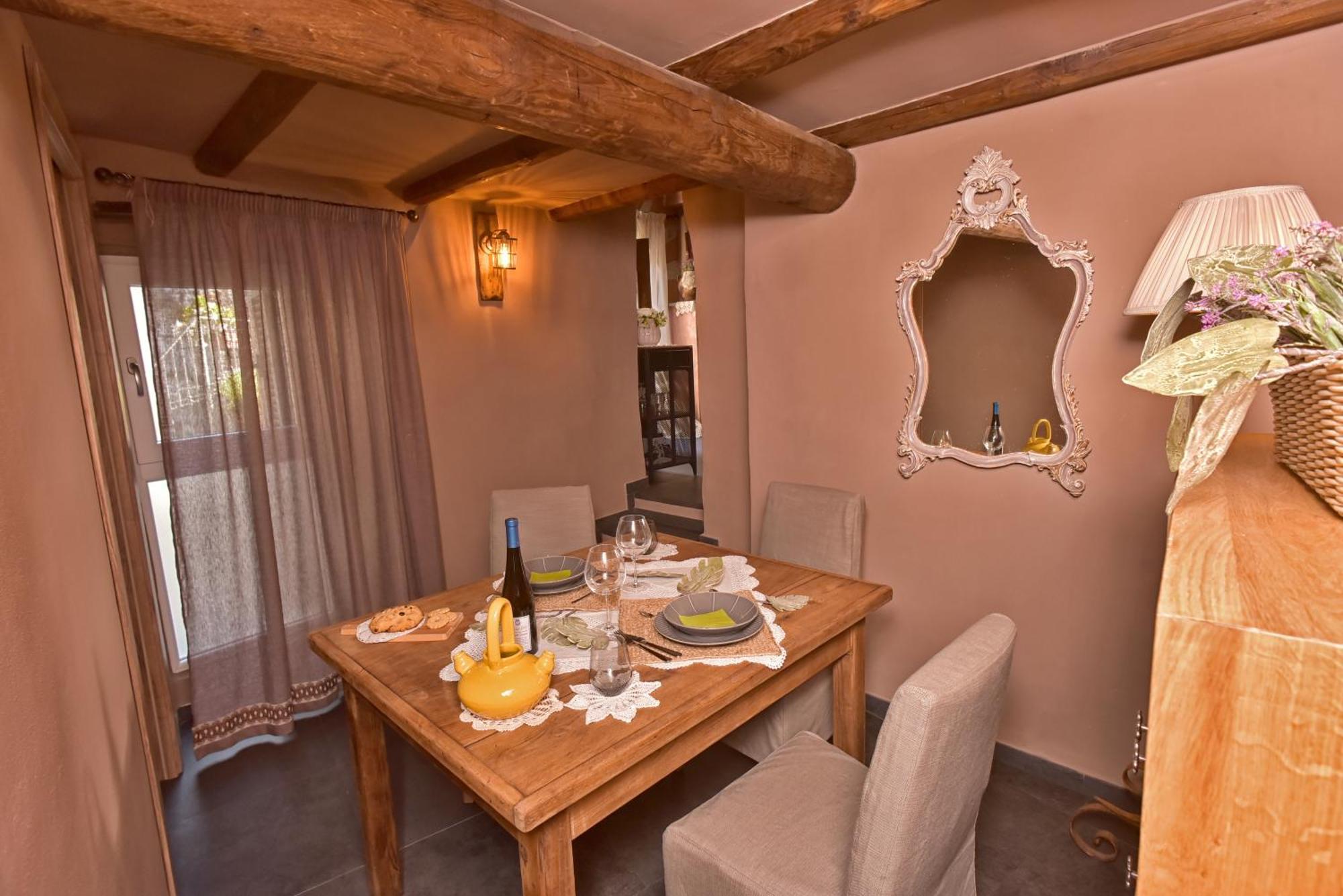 Casa Vacanze Tra I Monti E San Martino Biassa Exterior photo