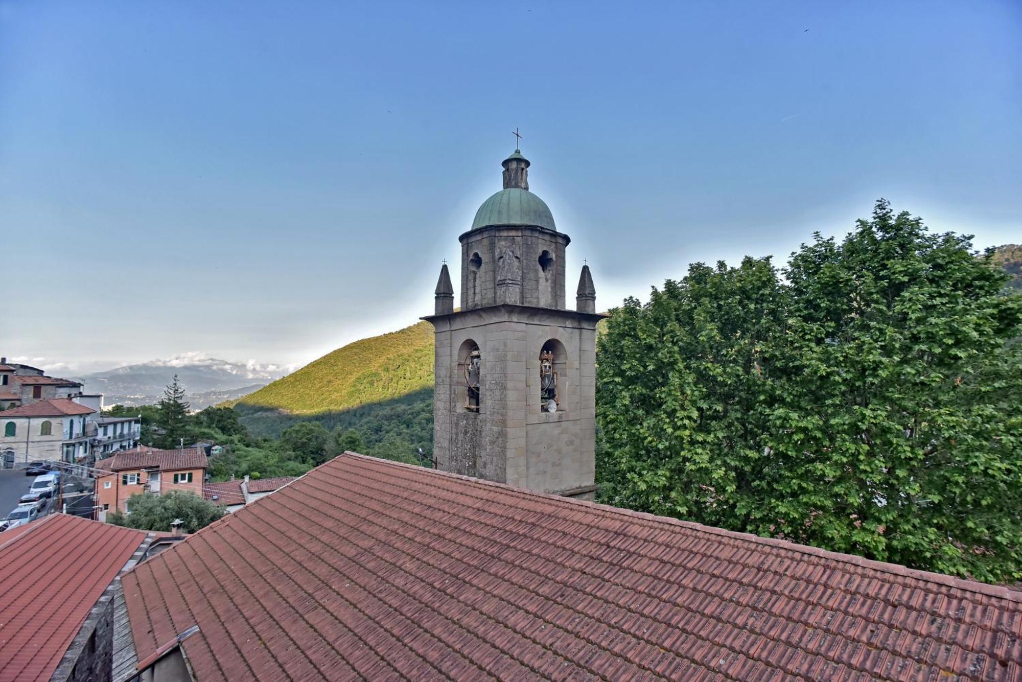 Casa Vacanze Tra I Monti E San Martino Biassa Exterior photo
